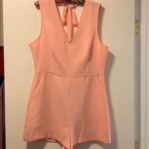 NWOT BCBG Cute V-neck Tie Back Romper